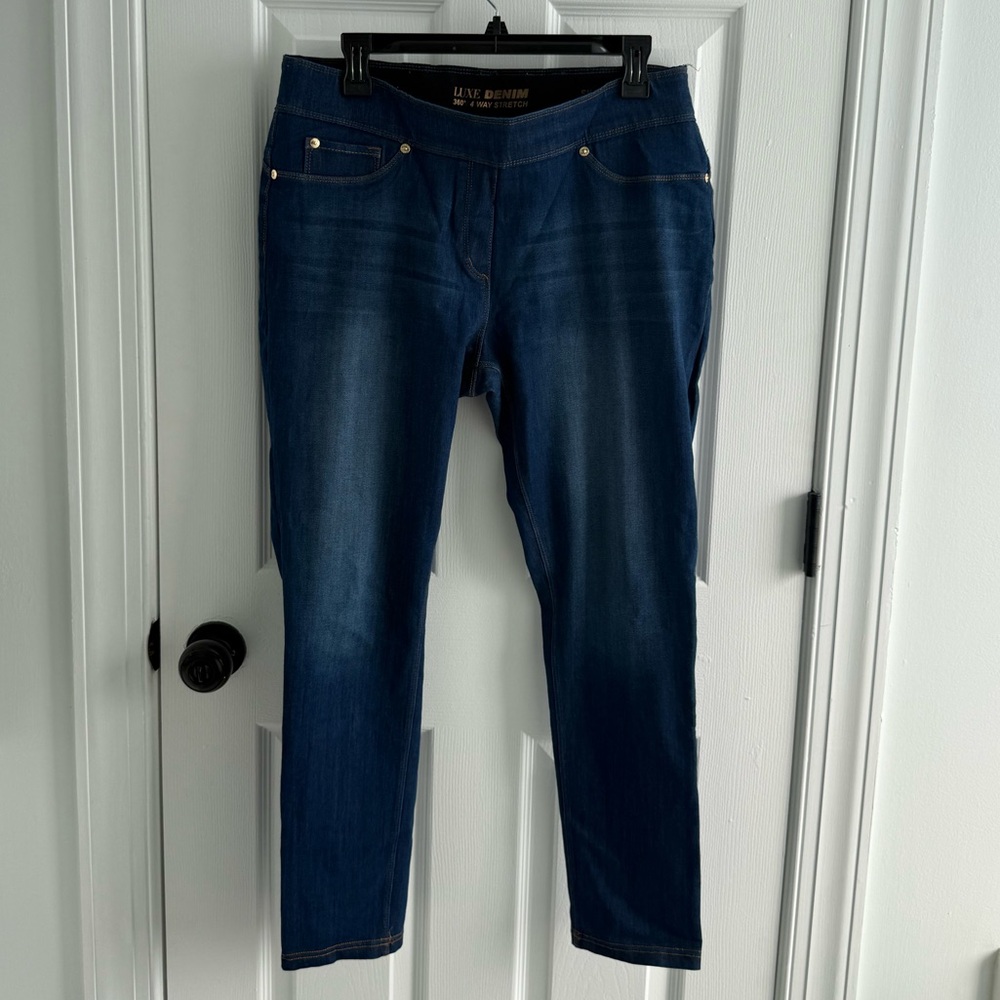 Dark Blue Skinny Jegging Jeans for Women